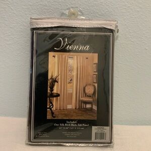 NWT Vienna 2 Pc Silk Brown & cream Panel